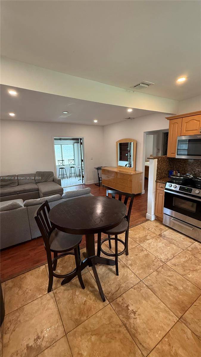 Miami, FL 33144,110 SW 64th Ct