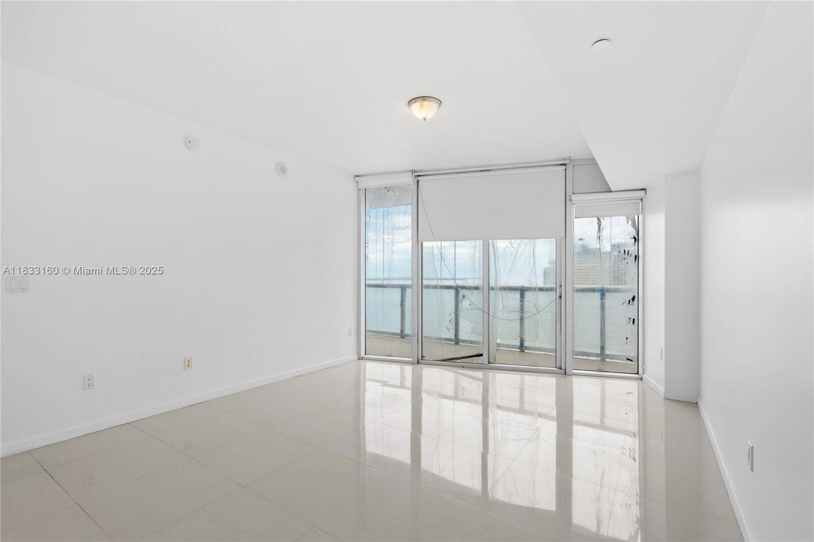 Miami, FL 33131,495 Brickell Ave #2607