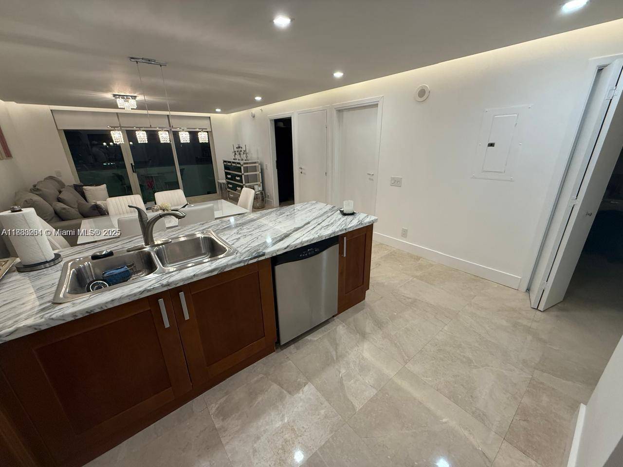 Surfside, FL 33154,9499 Collins Ave #411