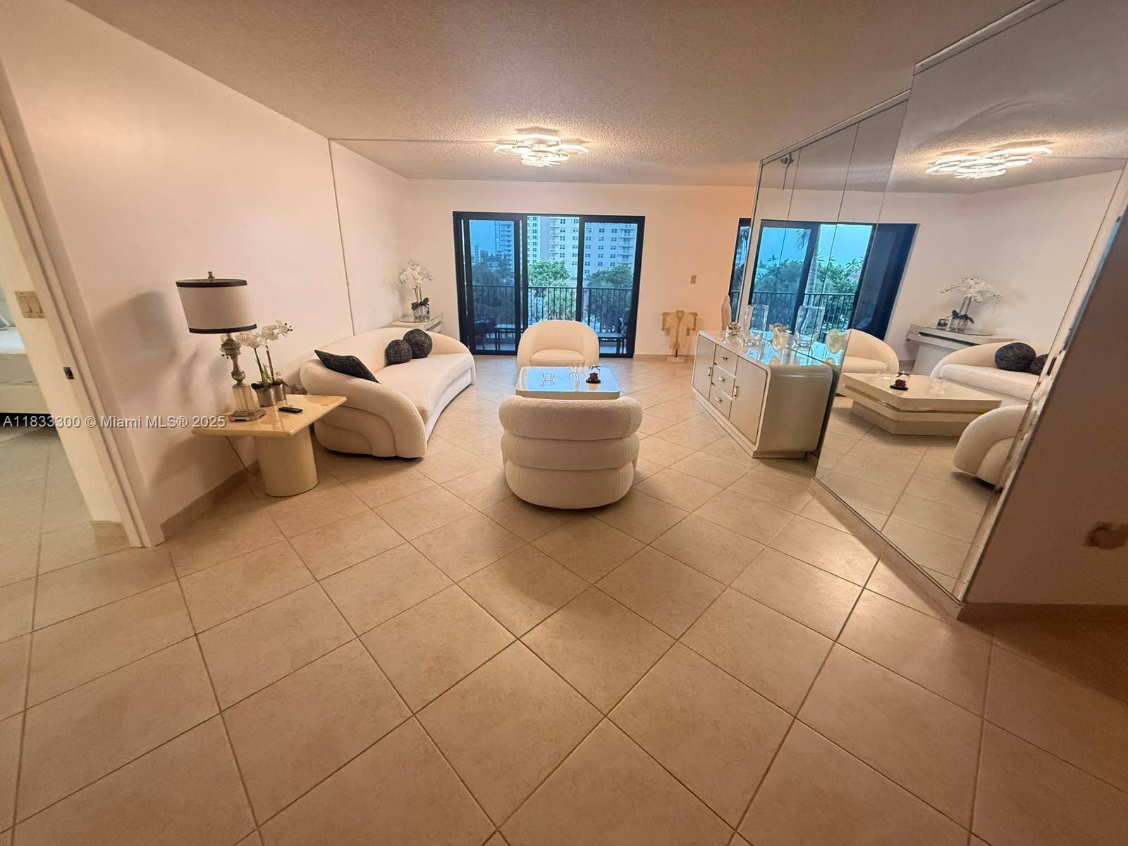 Hollywood, FL 33019,1201 S Ocean Dr #408S