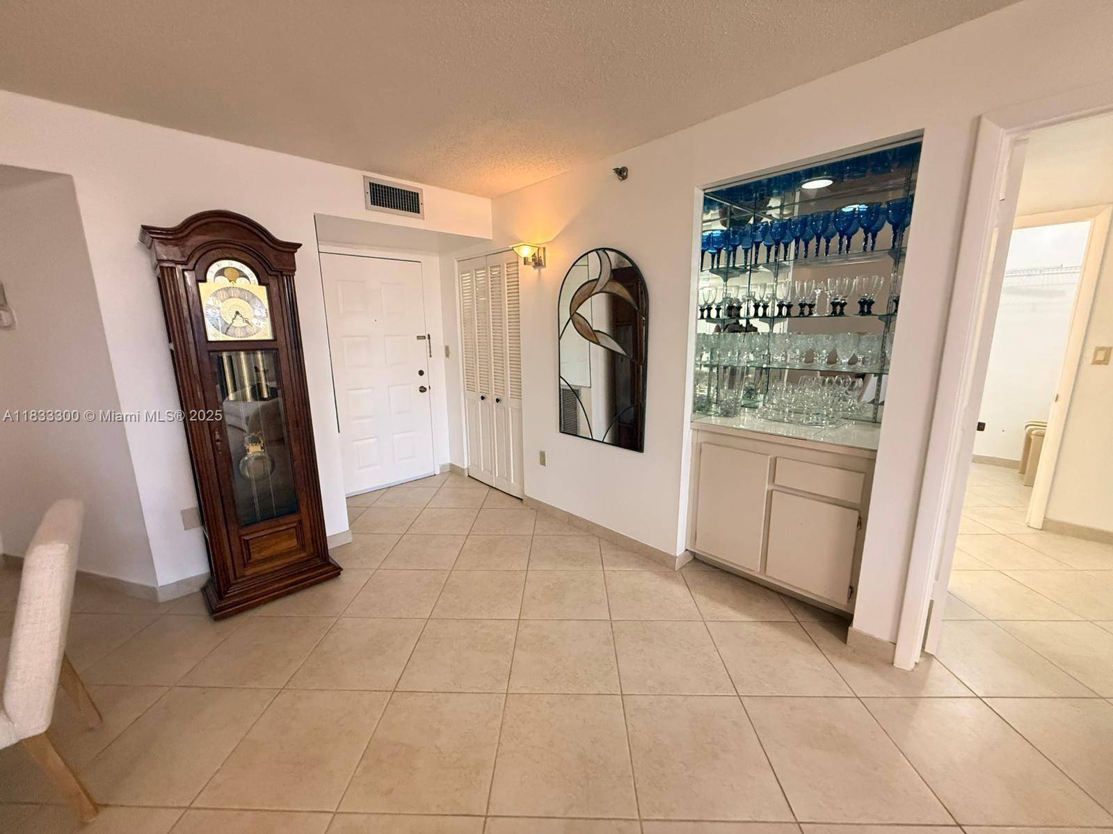 Hollywood, FL 33019,1201 S Ocean Dr #408S