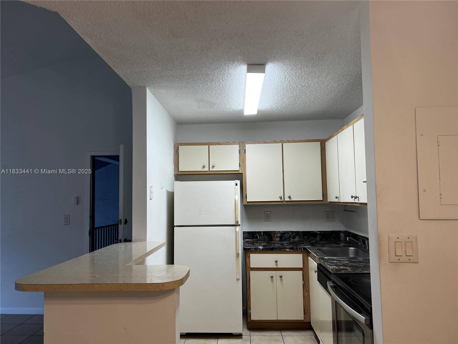 Hialeah, FL 33015,7090 NW 179th St #308