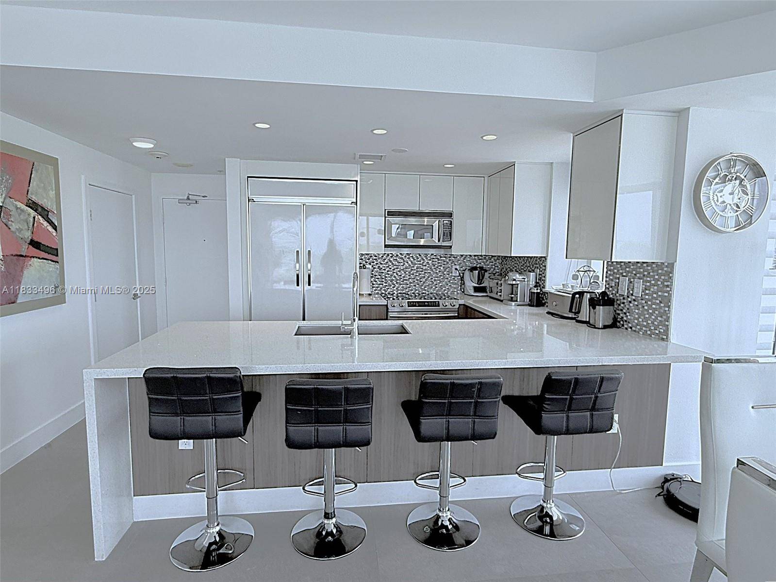 Bal Harbour, FL 33154,10275 Collins Ave #722