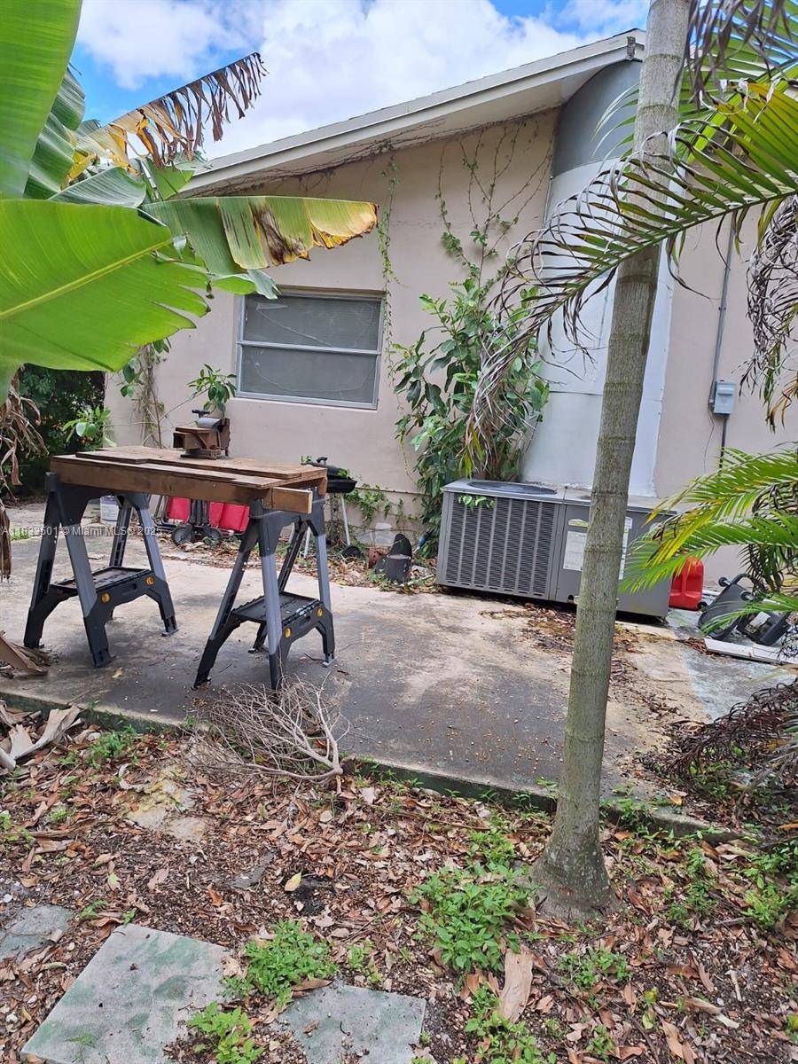 Hollywood, FL 33020,2610 Hayes St #1