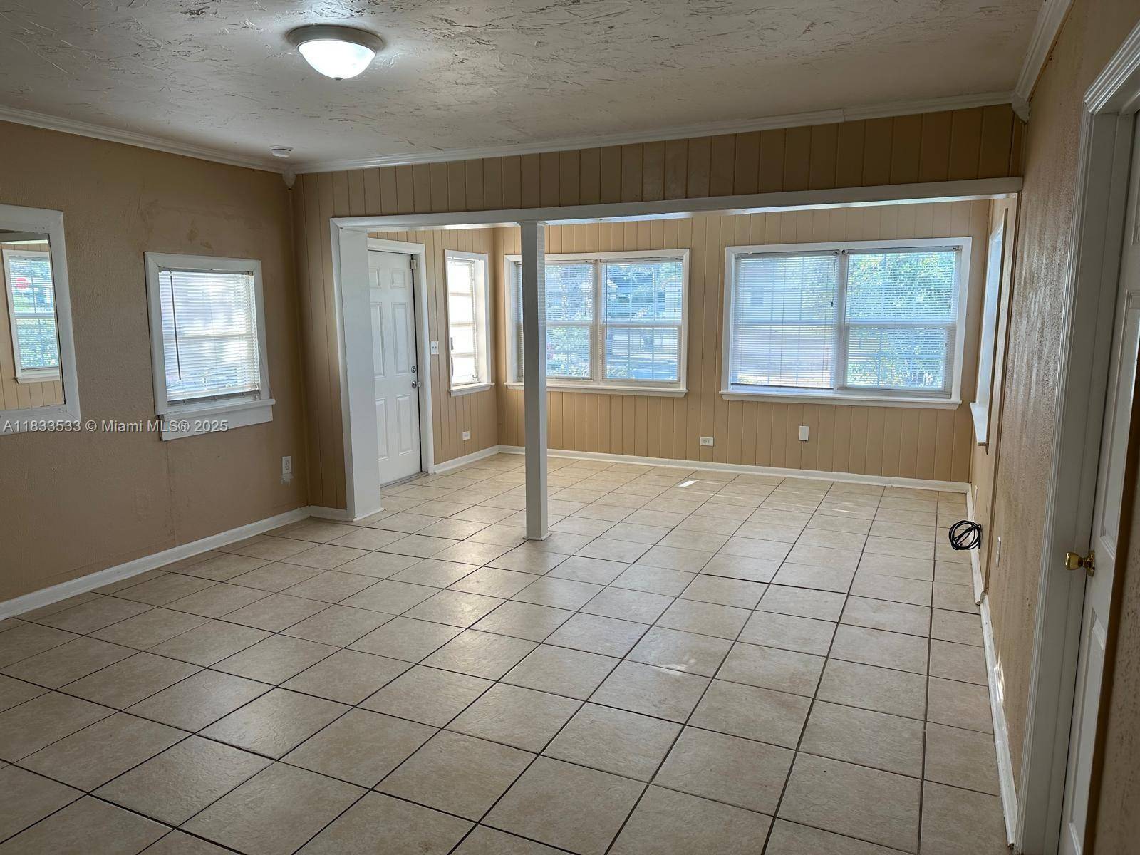 Riviera Beach, FL 33404,221 W 27th St #221