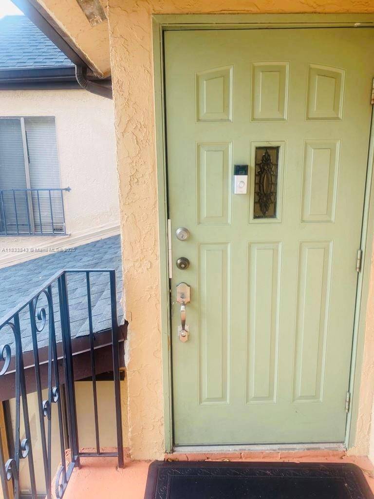 Hialeah, FL 33015,8211 NW 191st St #3-E