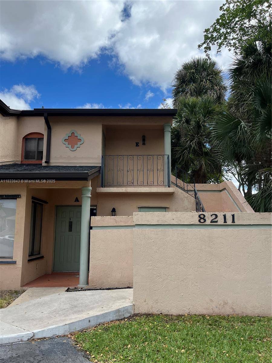 Hialeah, FL 33015,8211 NW 191st St #3-E