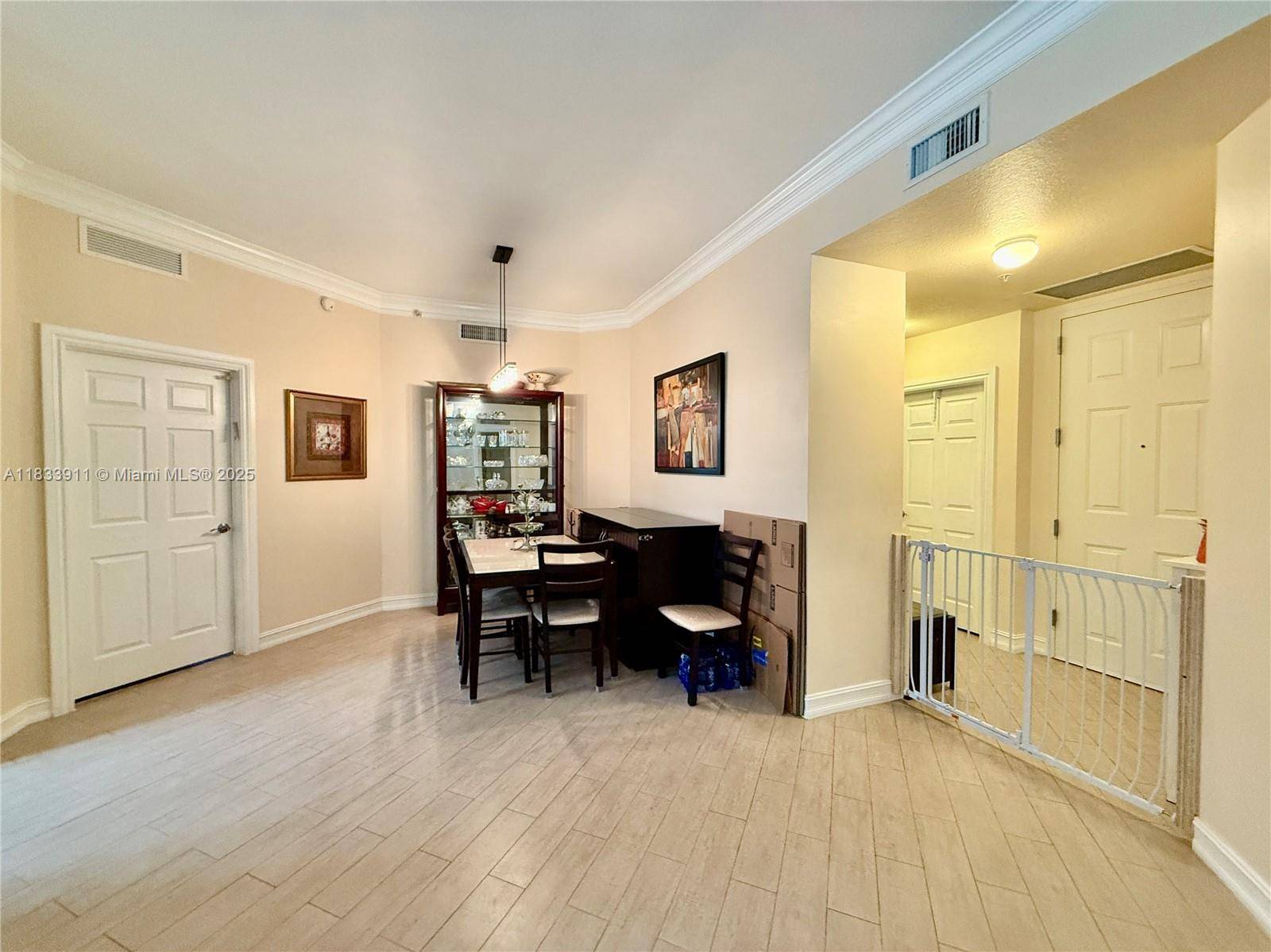 Aventura, FL 33180,3001 NE 185th St #112