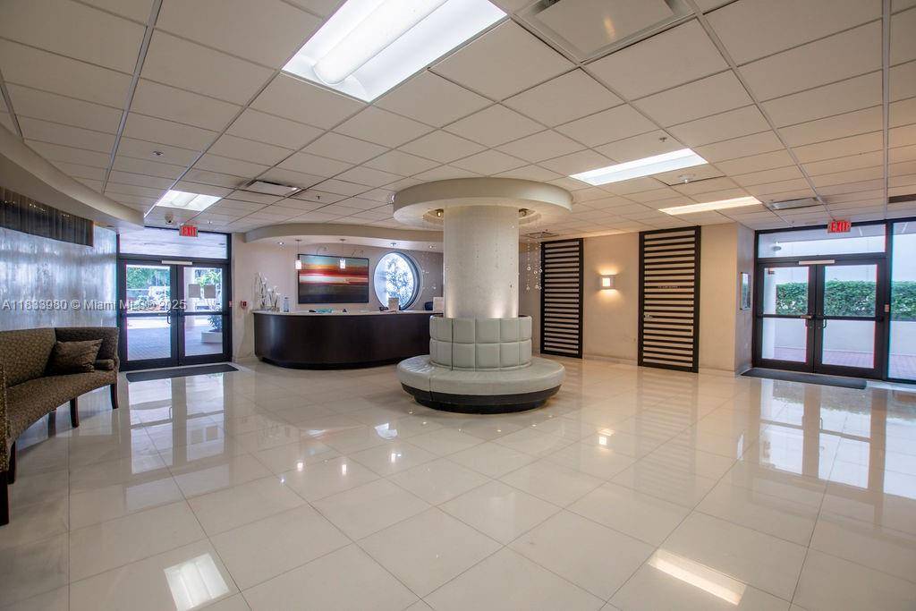 Miami Beach, FL 33139,1621 Collins Ave #707