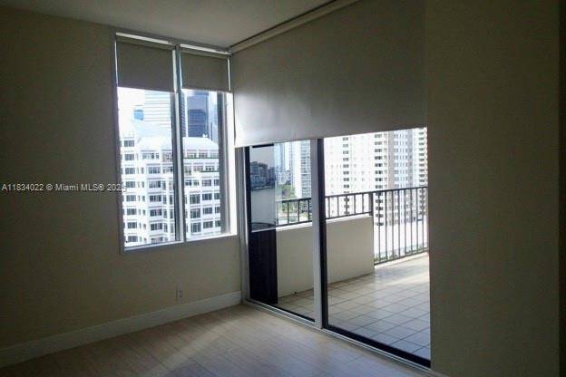 Miami, FL 33131,520 Brickell Key Dr #A1519