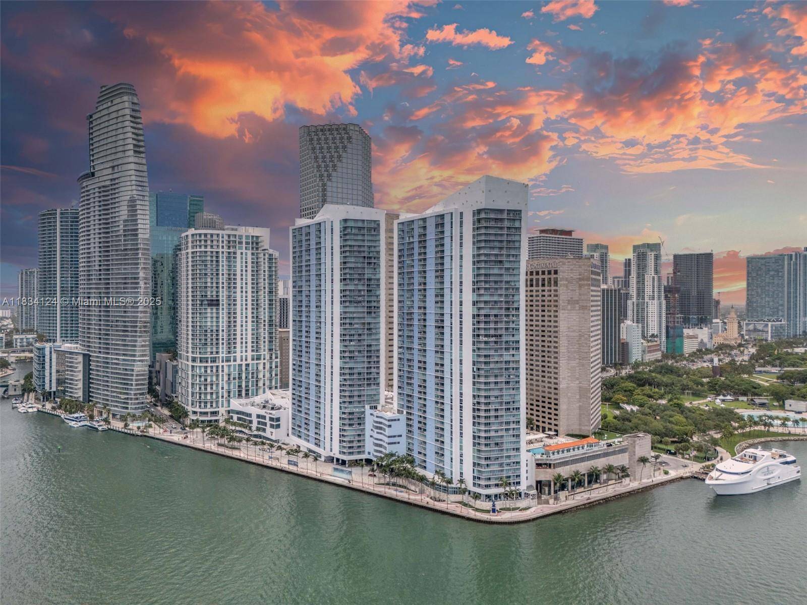 Miami, FL 33131,325 S Biscayne Blvd #2816