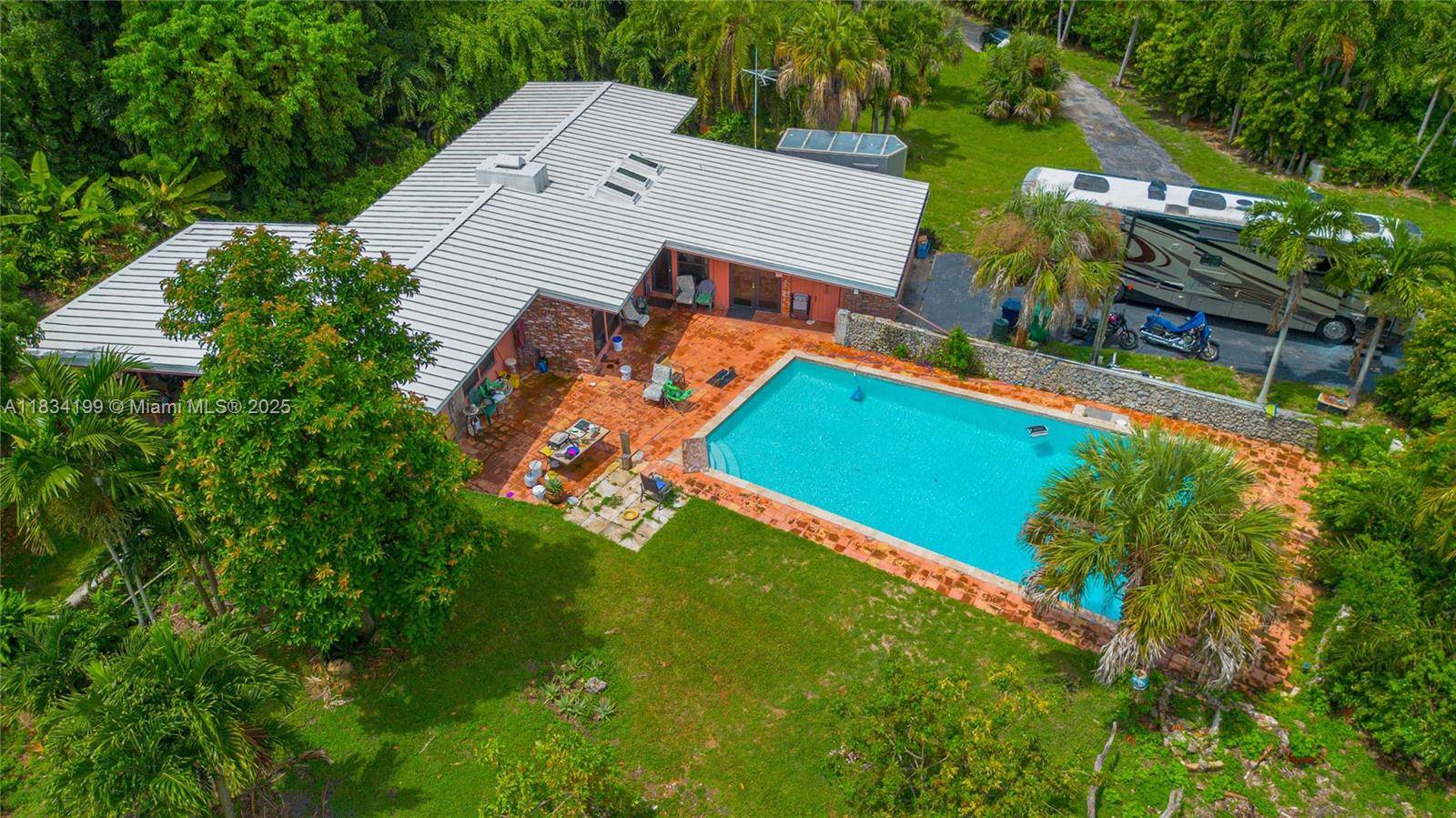 Pinecrest, FL 33156,6801 SW 136th St