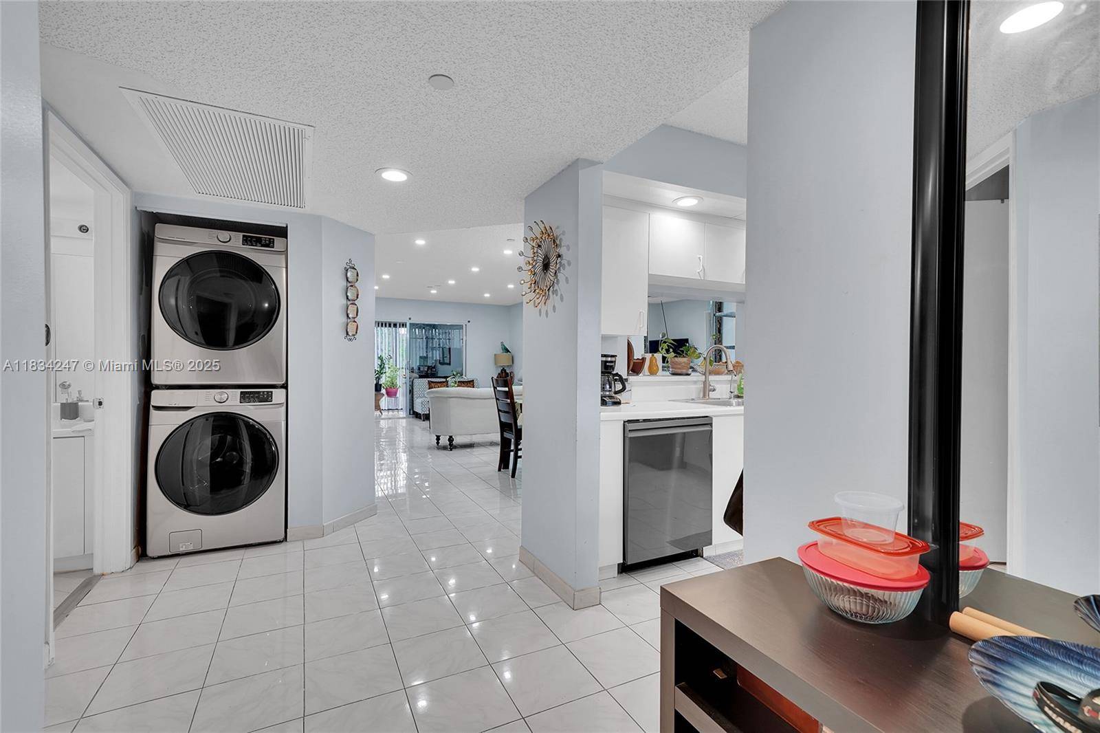 Pembroke Pines, FL 33027,571 SW 142nd Ave #410O