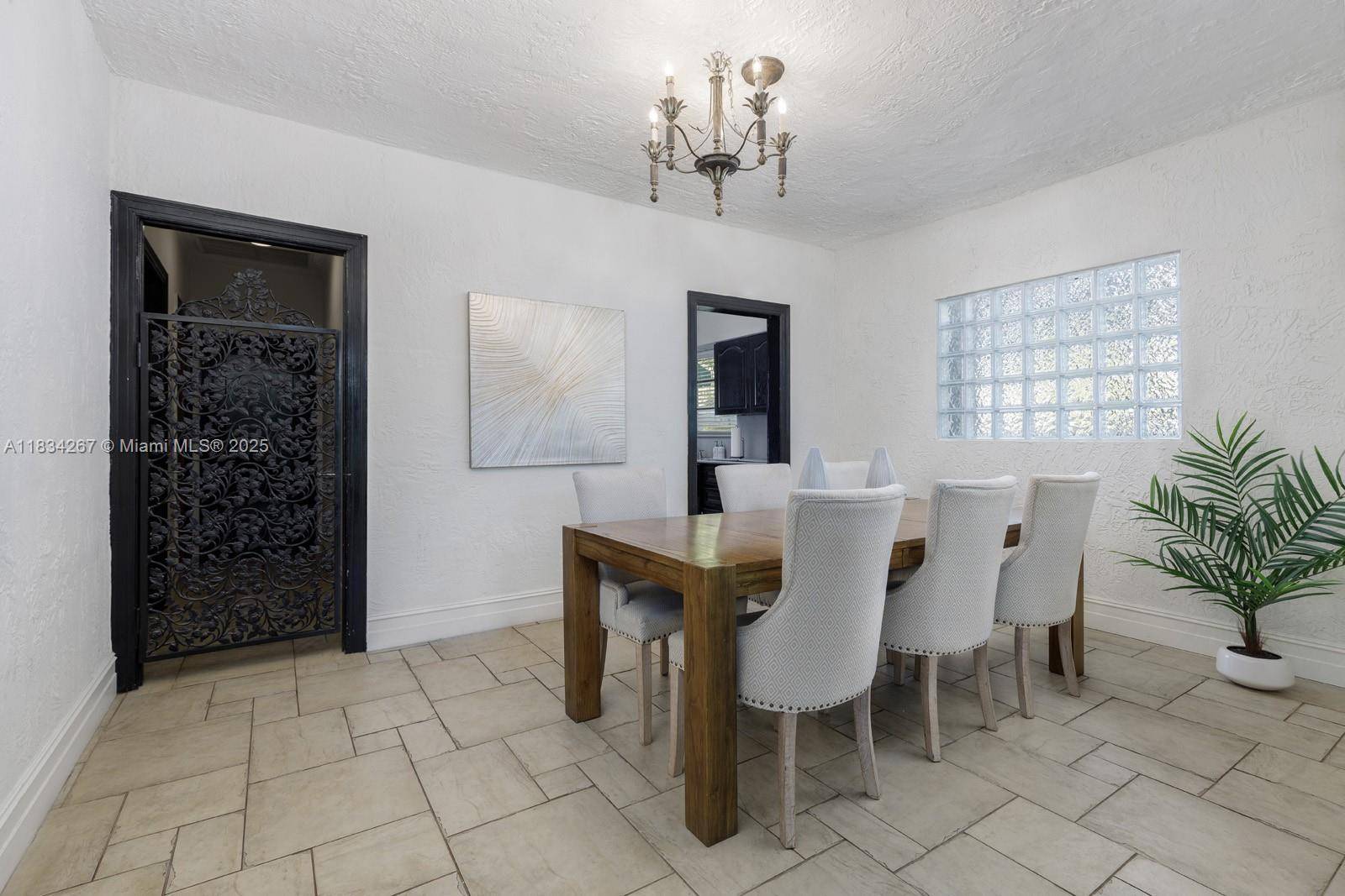Hollywood, FL 33019,1134 Harrison St #1134