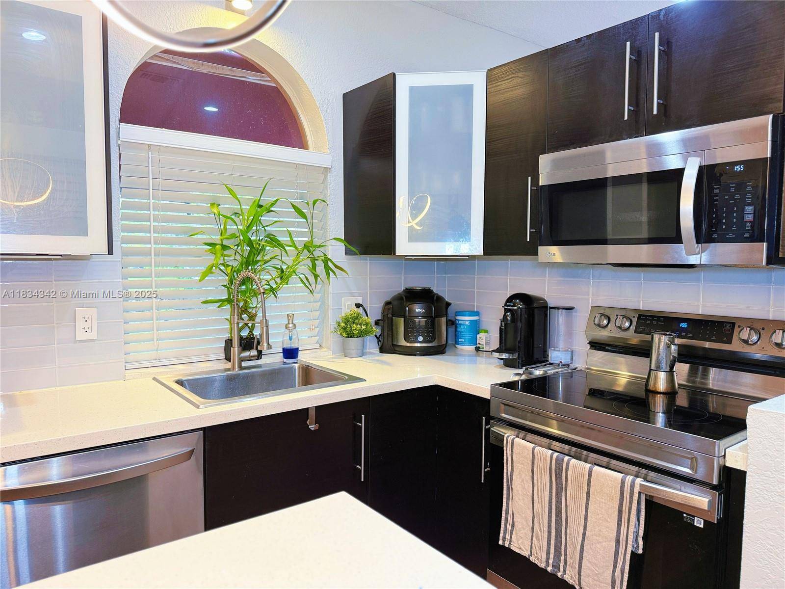 Coral Springs, FL 33071,11405 Lakeview Dr #3-A