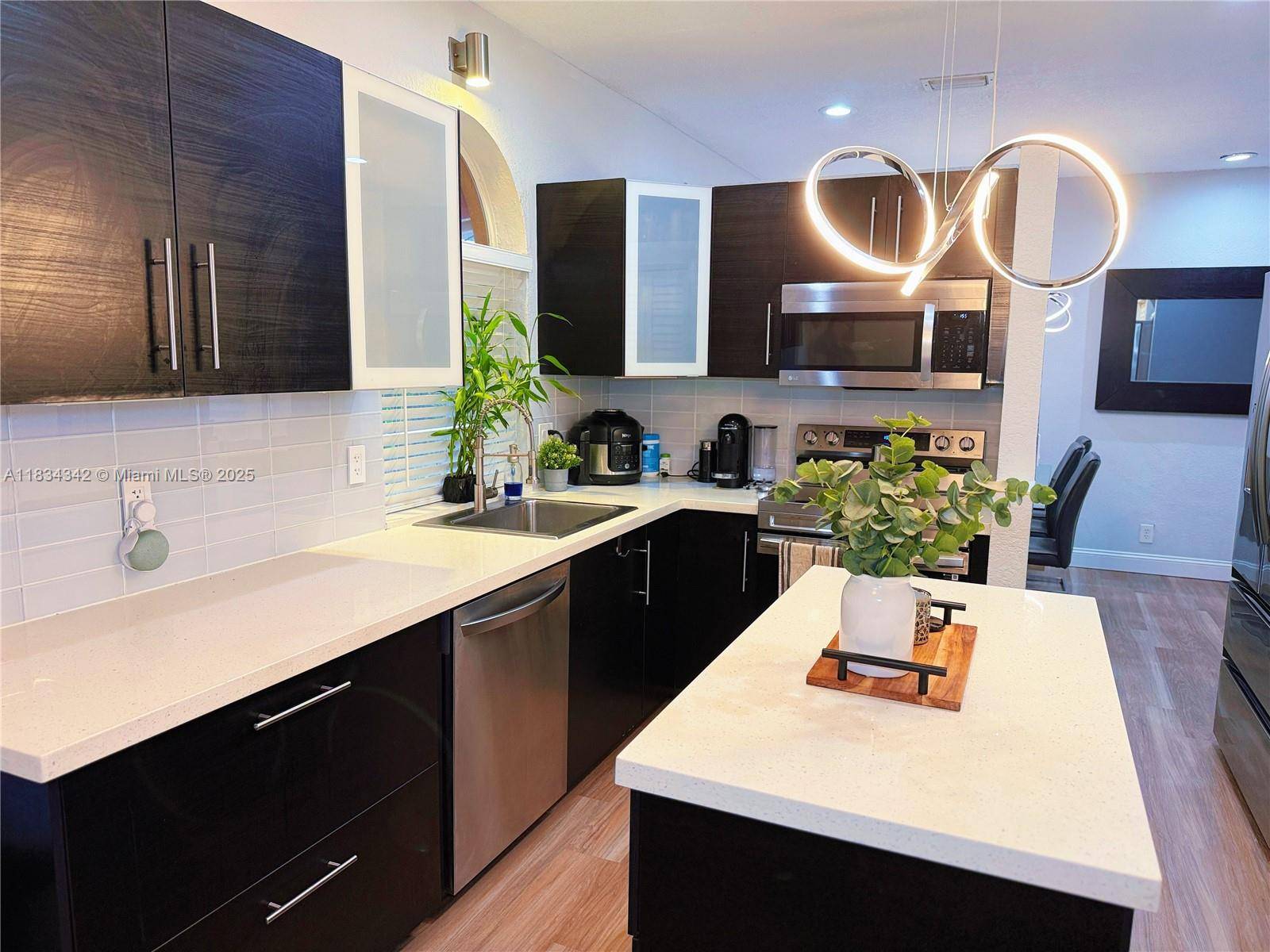 Coral Springs, FL 33071,11405 Lakeview Dr #3-A
