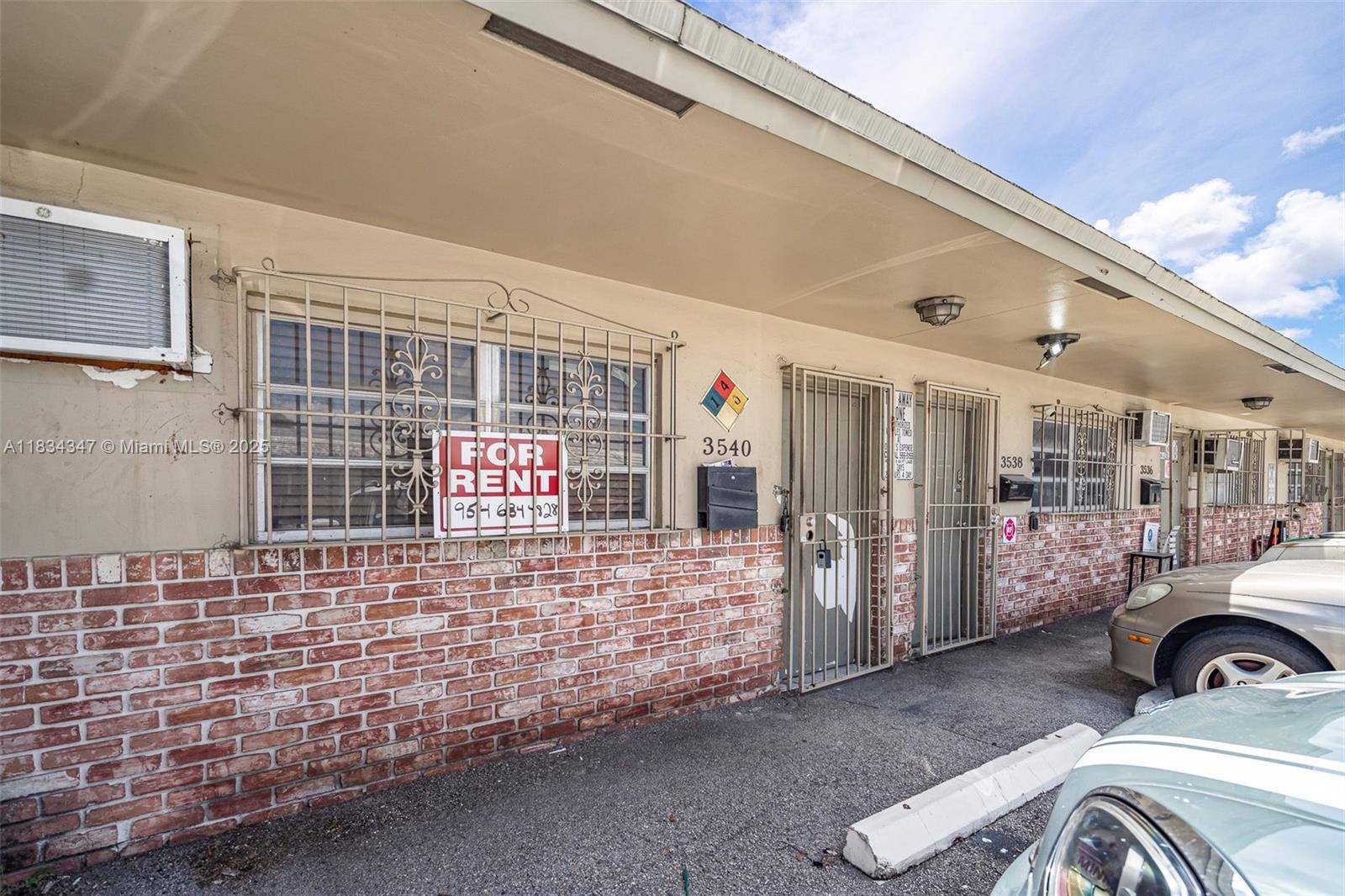 Oakland Park, FL 33309,3540 NW 10th Ave #3540