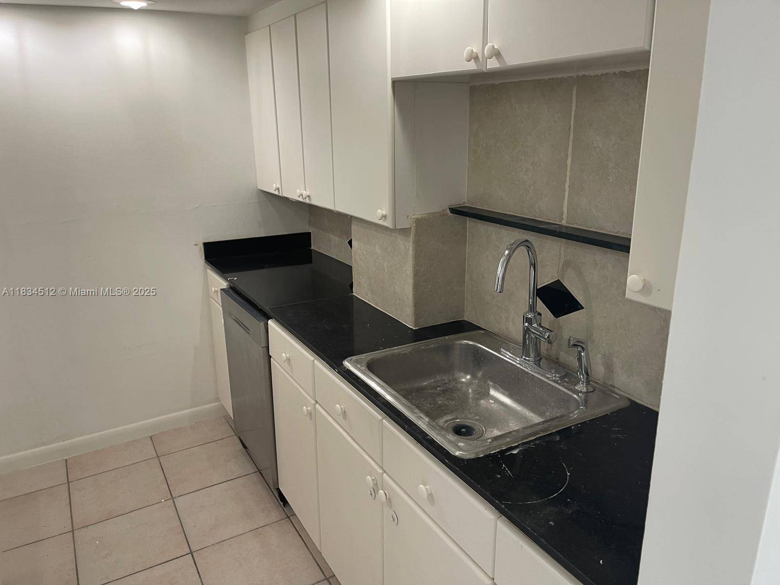 North Miami Beach, FL 33160,16518 NE 26th Ave #404