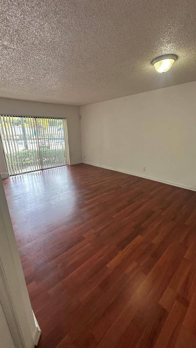 Doral, FL 33166,8290 Lake Dr #124