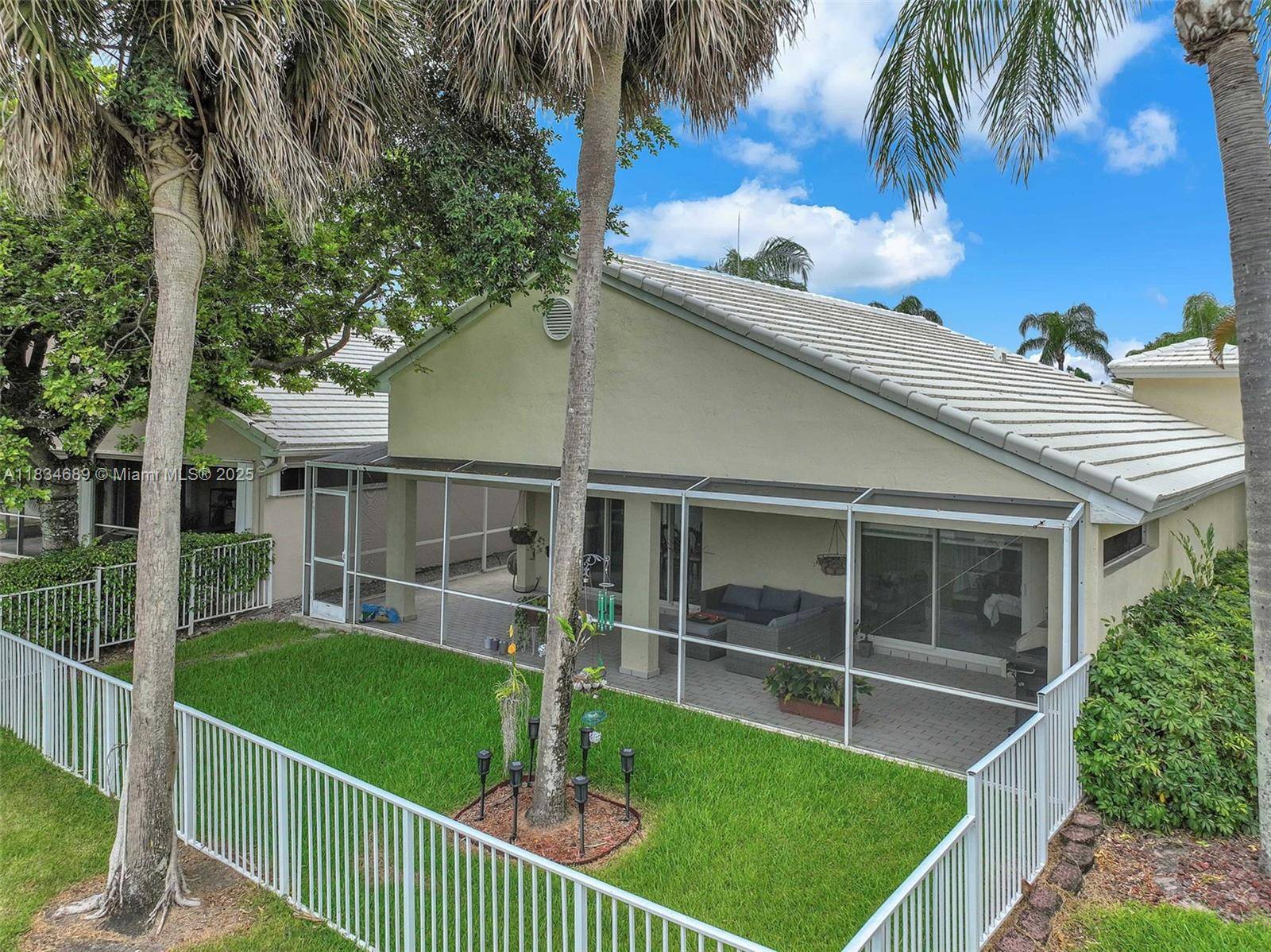 Pembroke Pines, FL 33027,1211 E Wilshire Cir