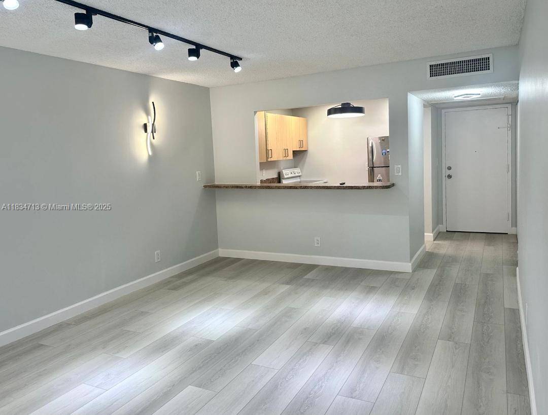 Hallandale Beach, FL 33009,701 Three Islands Blvd #317
