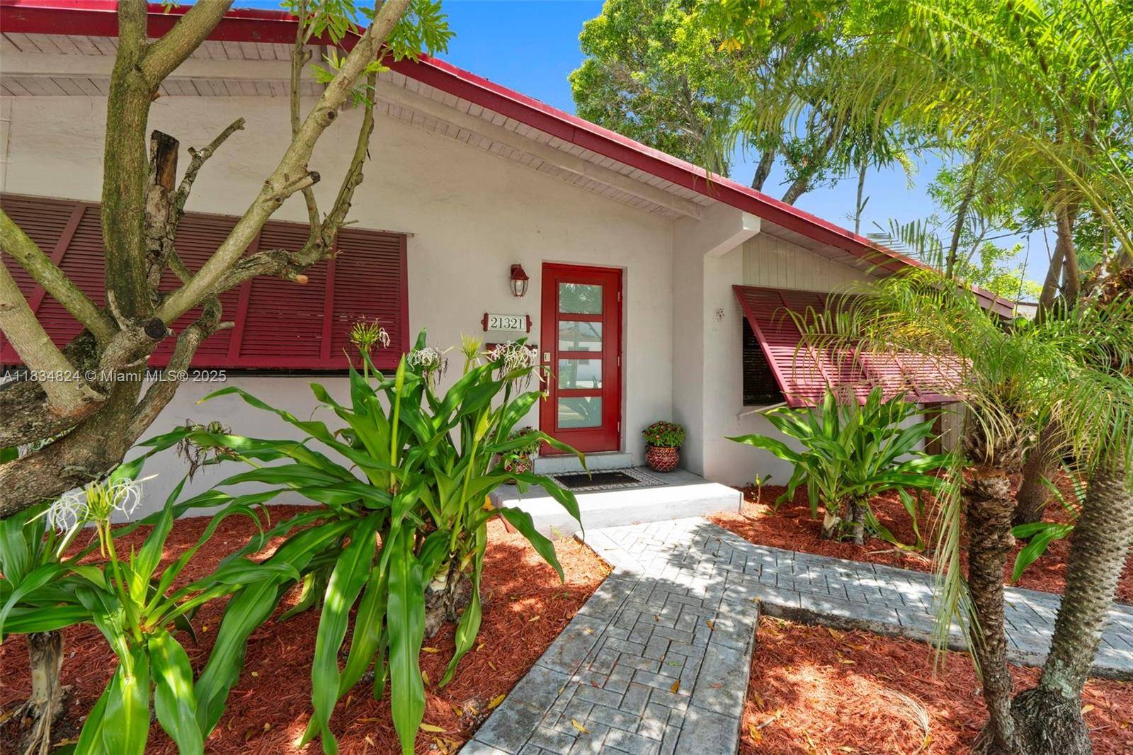 Miami, FL 33180,21321 NE 25th Ct