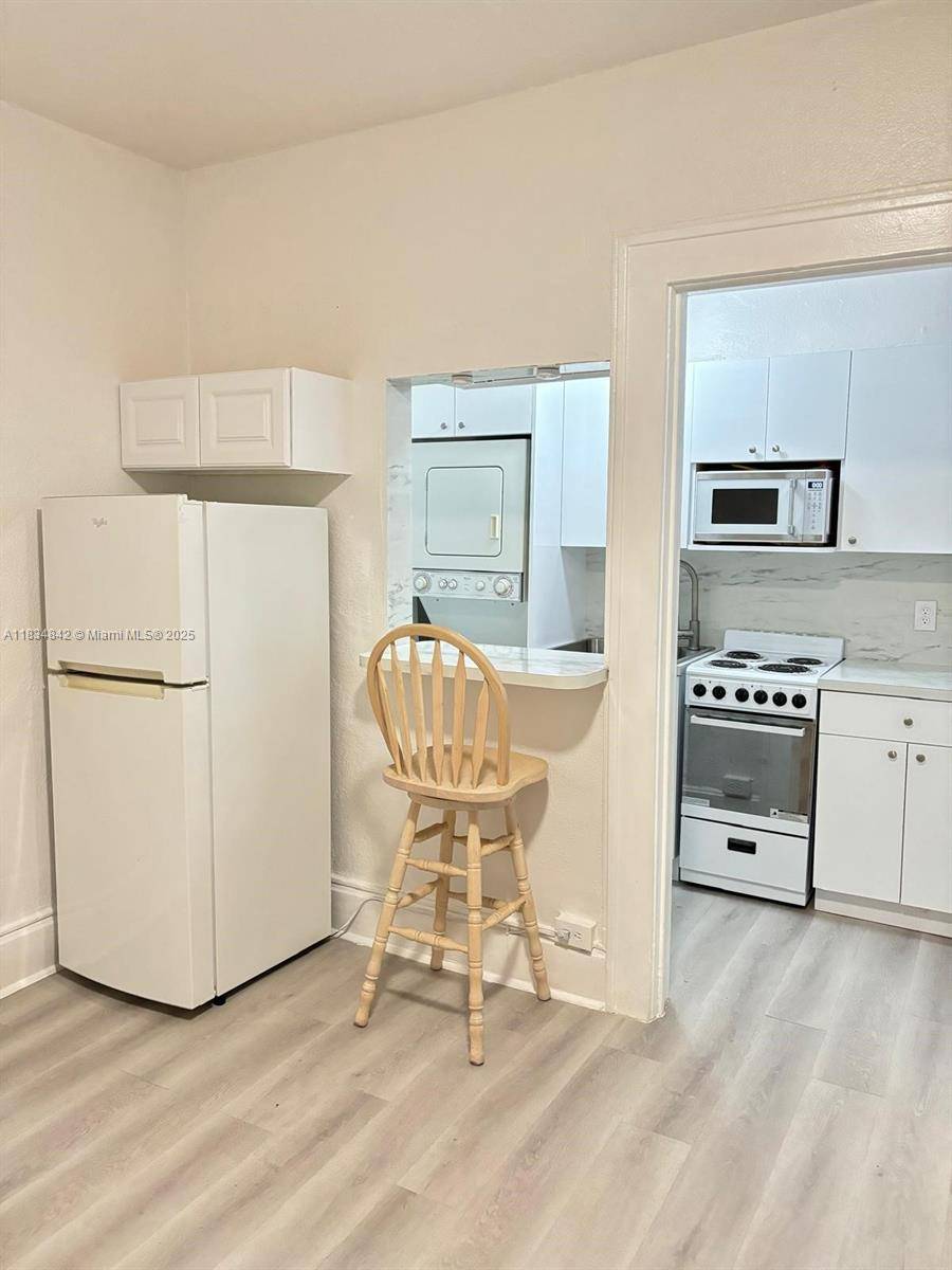Coral Gables, FL 33134,124 Mendoza Ave #1A