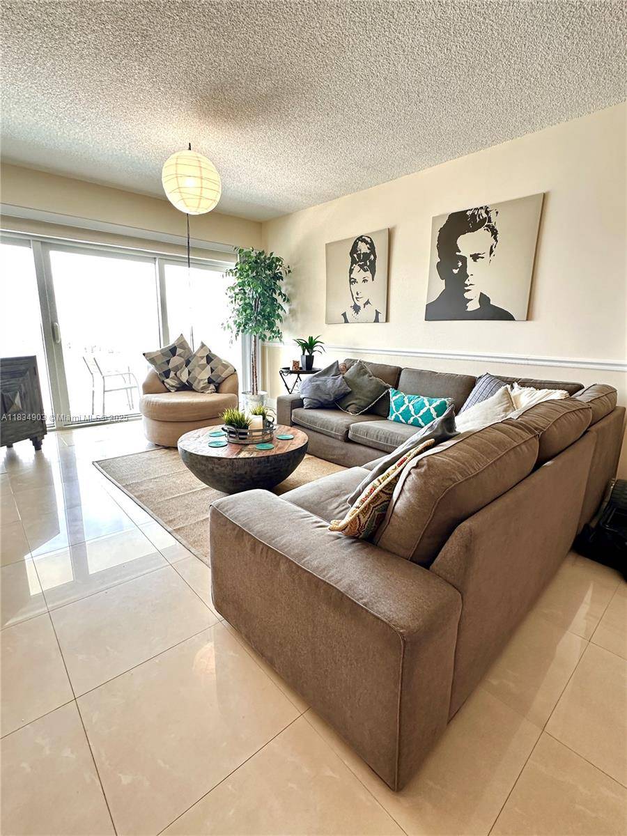 Sunny Isles Beach, FL 33160,300 Bayview Dr #610