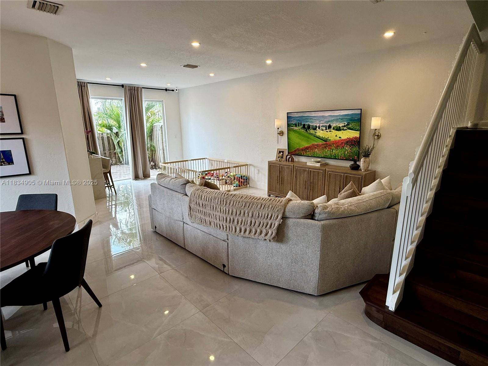 Miami, FL 33185,14902 SW 23rd Way