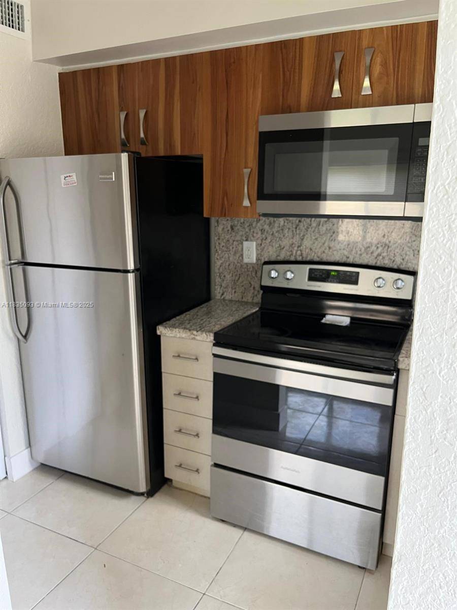 Miami, FL 33150,441 NW 83rd St #441