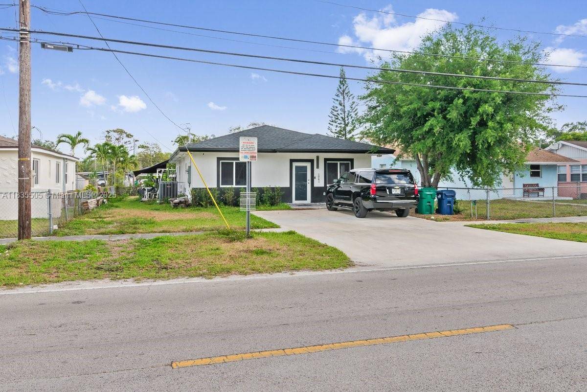 Miami Gardens, FL 33054,1941 NW 151st St
