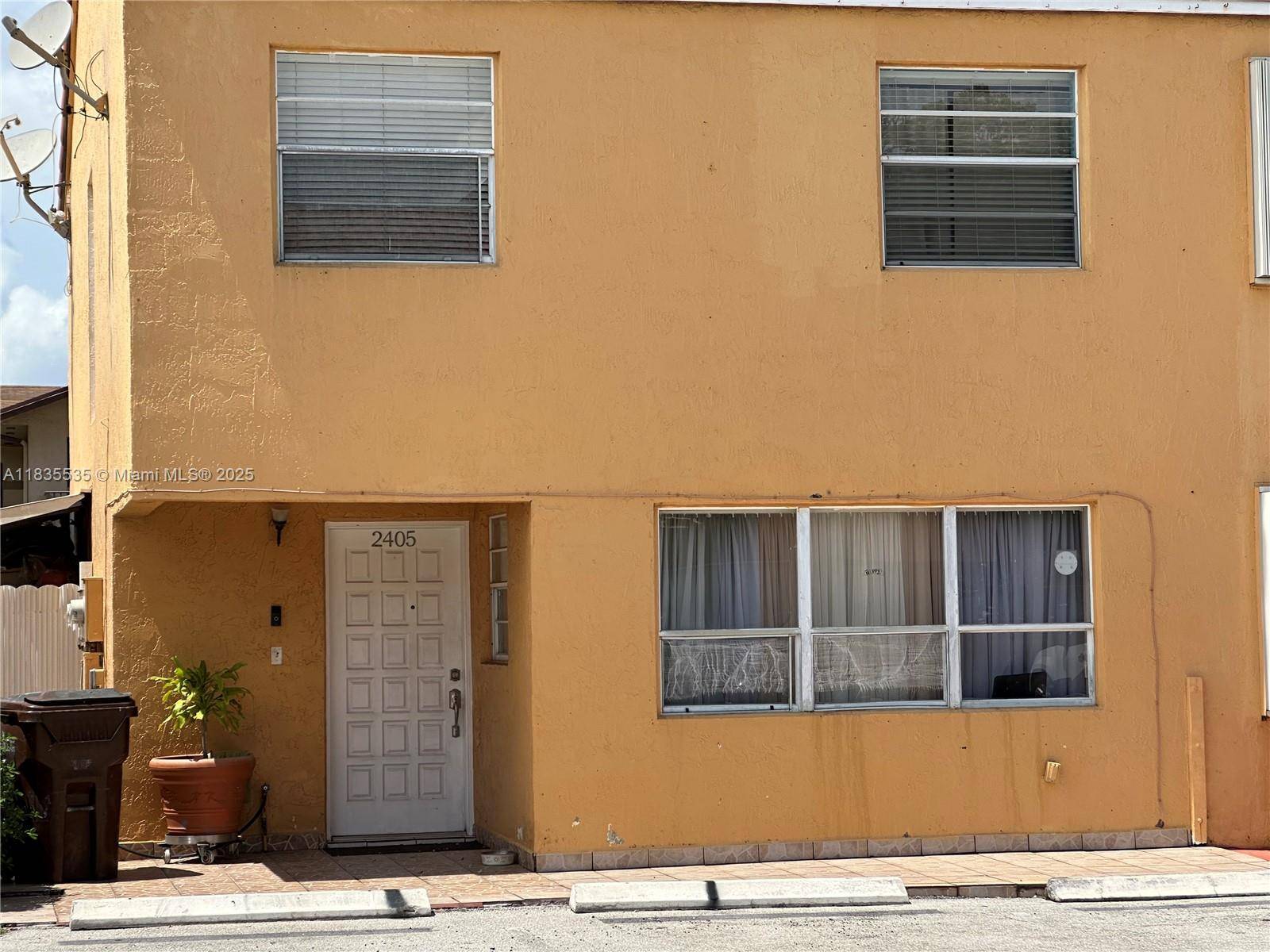 Hialeah, FL 33016,2405 W 54th Pl #03