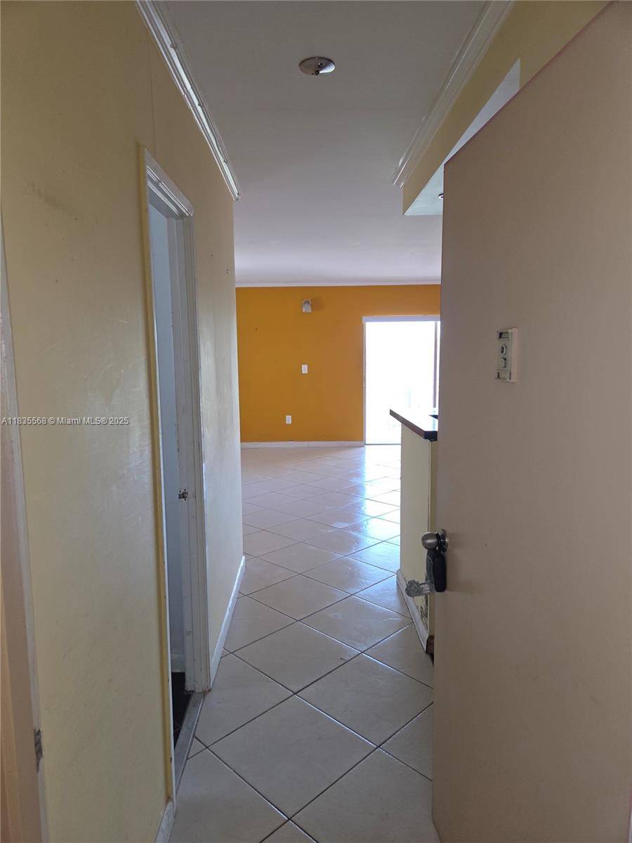 Sunny Isles Beach, FL 33160,400 Kings Point Dr #401