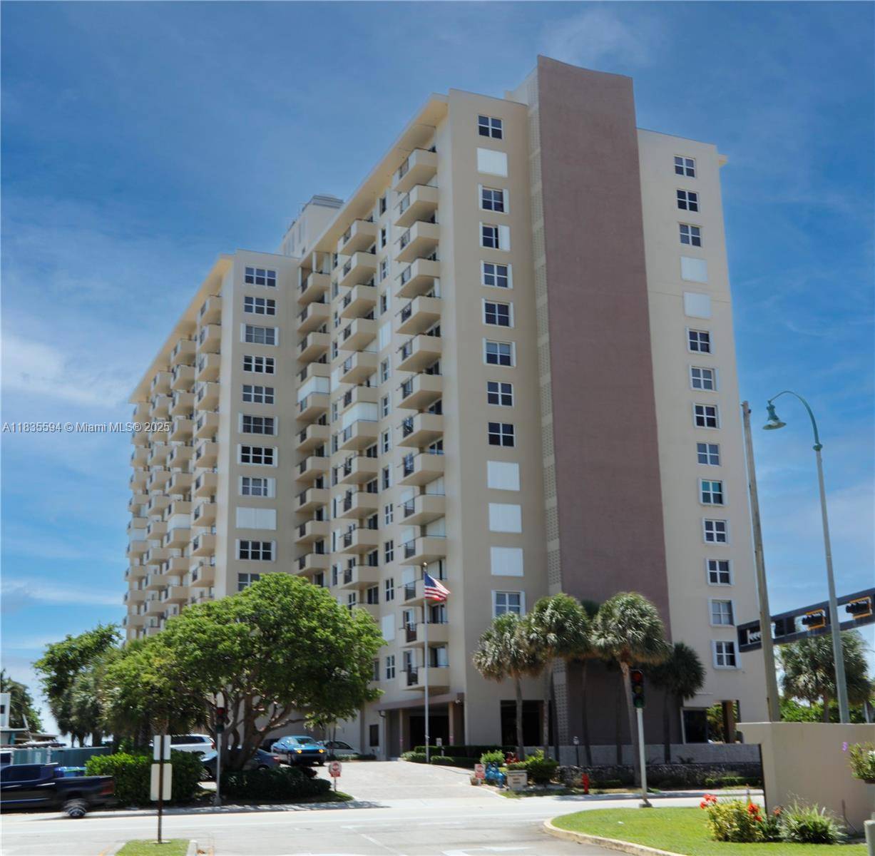 Lauderdale By The Sea, FL 33062,2000 S Ocean Blvd #16P