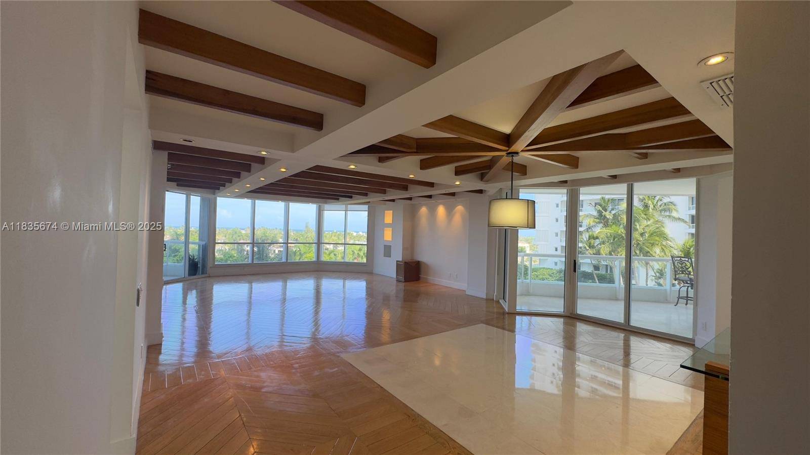 Aventura, FL 33180,21150 Point Pl #701