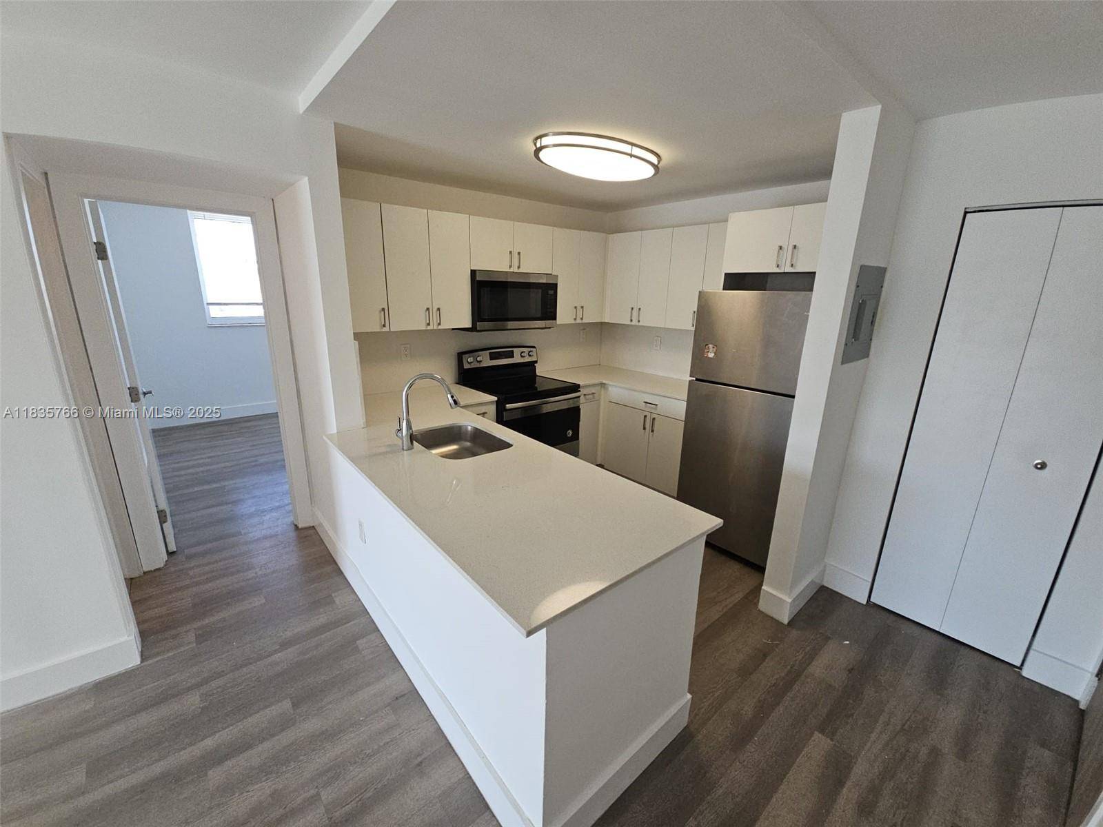 Miami Beach, FL 33141,8101 Crespi Blvd #404