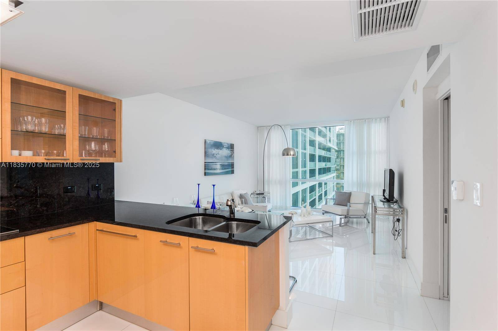 Miami Beach, FL 33141,6801 Collins Ave #1415-