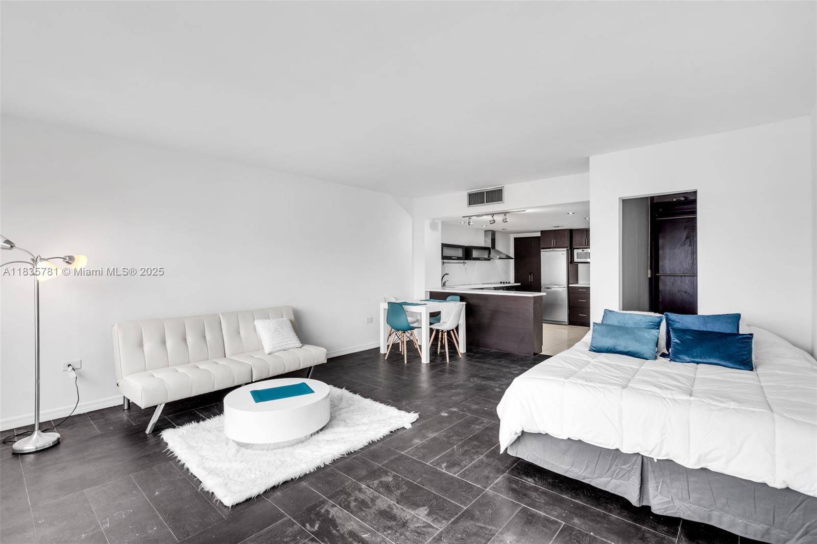 Miami, FL 33131,801 Brickell Bay Dr #1069