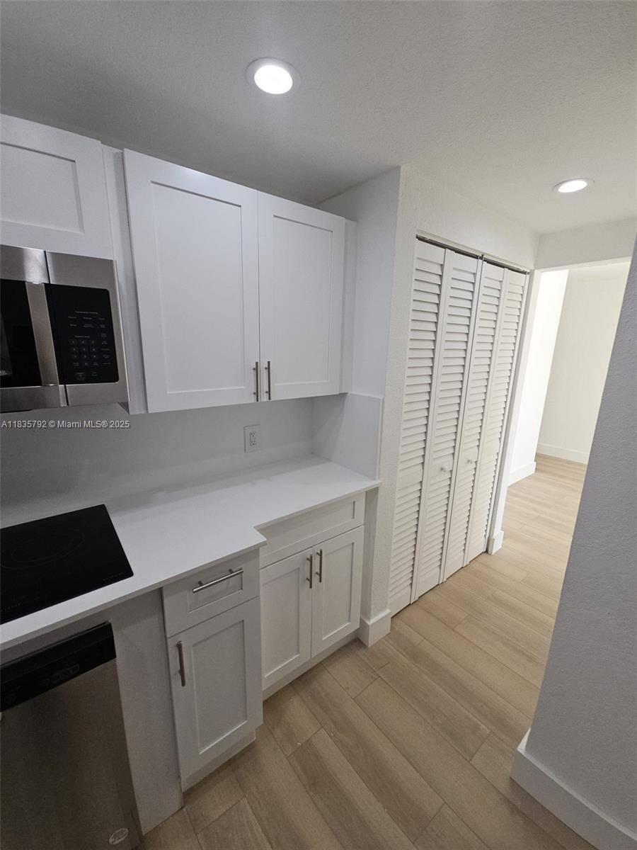 Miami Beach, FL 33141,8101 Crespi Blvd #403