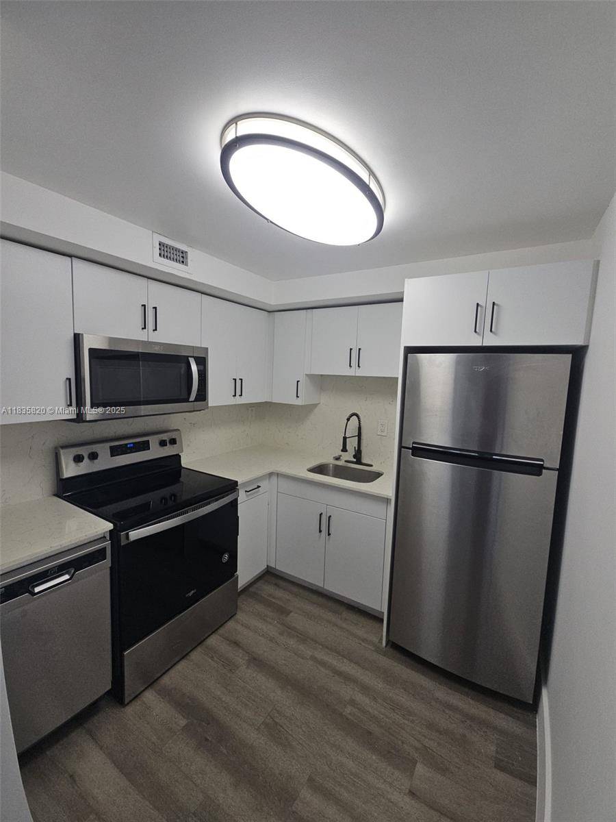 Miami Beach, FL 33141,8101 Crespi Blvd #203