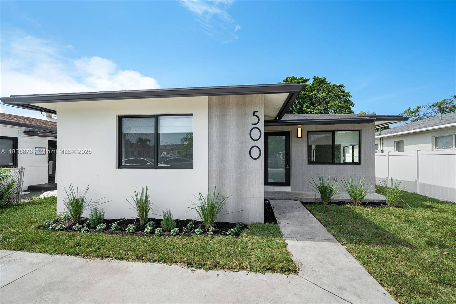 Hallandale Beach, FL 33009,500 NW 7th Ct