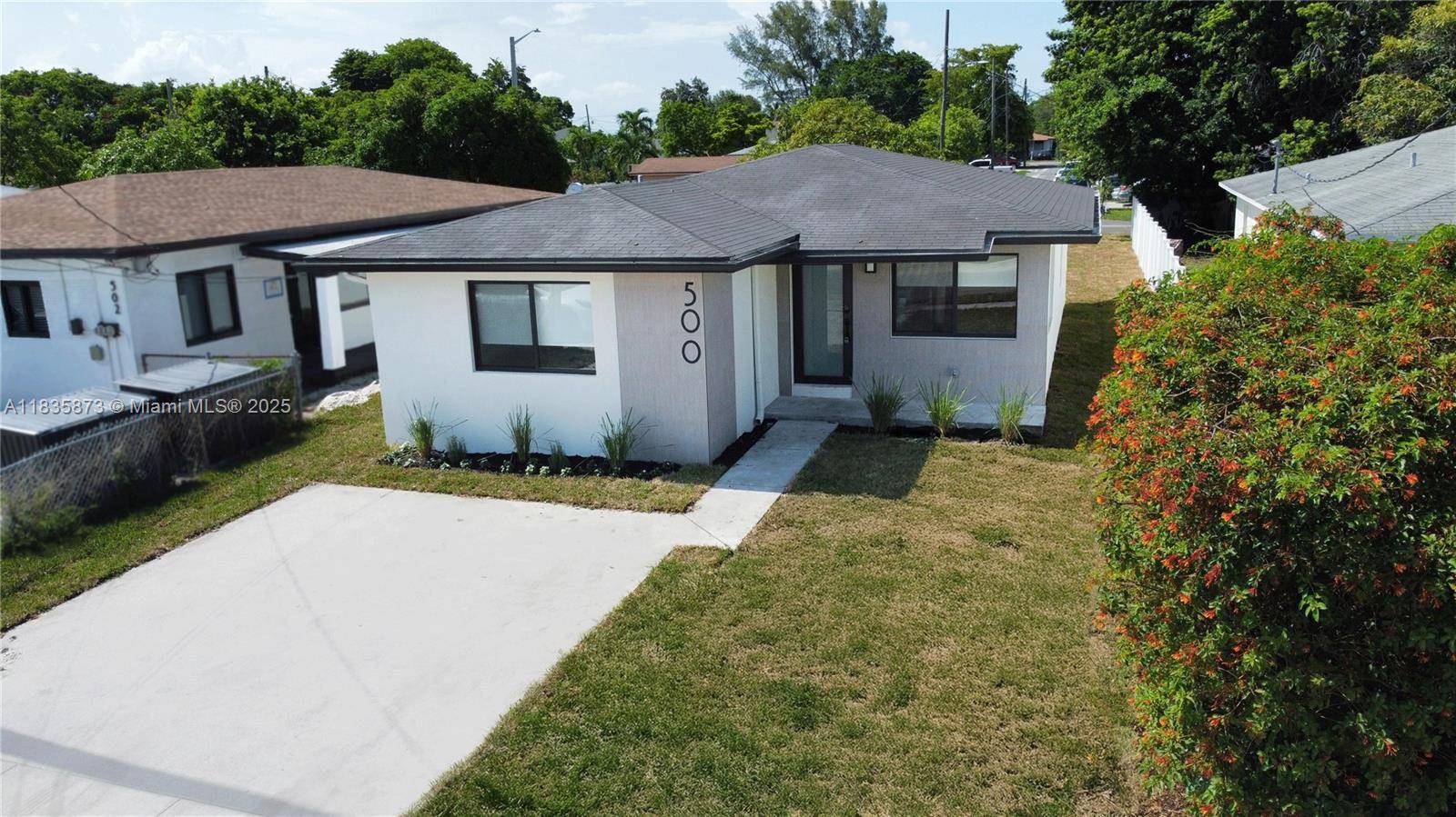 Hallandale Beach, FL 33009,500 NW 7th Ct