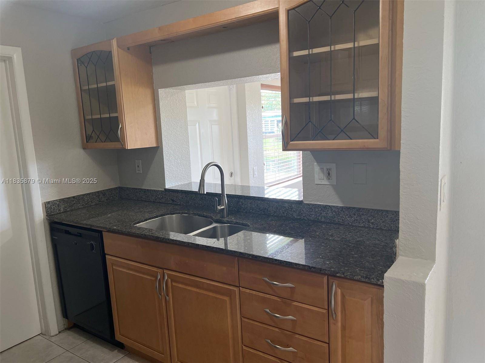 Sunrise, FL 33313,6837 NW 28th St