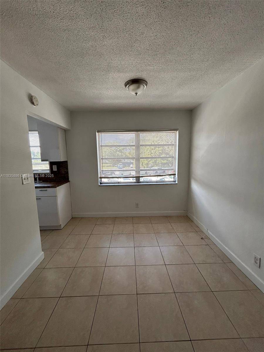 Hollywood, FL 33020,2435 Van Buren #6B