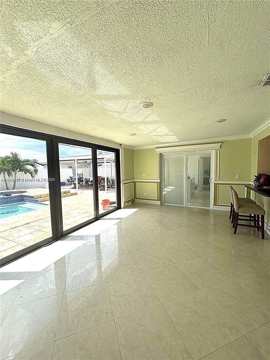 Hialeah, FL 33014,1214 W 80th St
