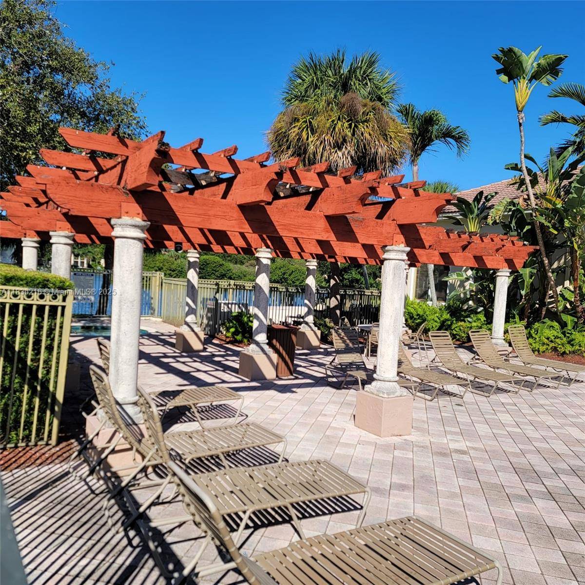 Miramar, FL 33025,2564 Centergate Dr #204