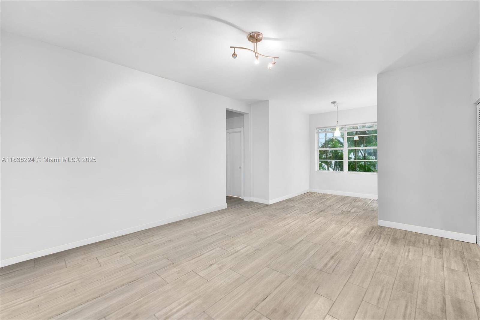 Miami Beach, FL 33139,1622 Bay Rd #202