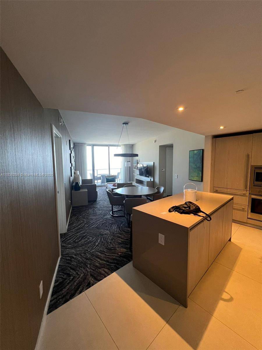 Hollywood, FL 33019,4111 S Ocean Dr #2004