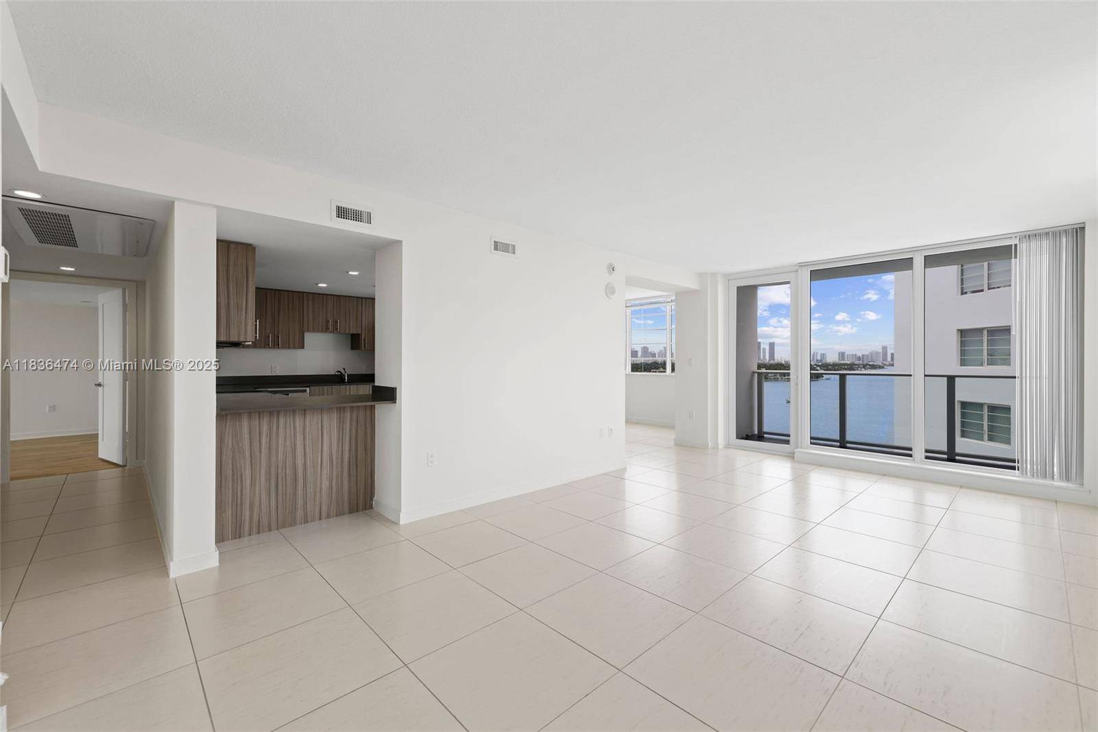 Miami Beach, FL 33139,910 West Ave #1139