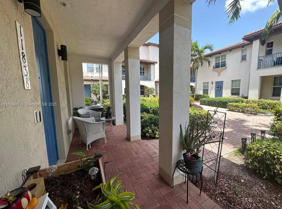 Miramar, FL 33025,11838 SW 26th St #401